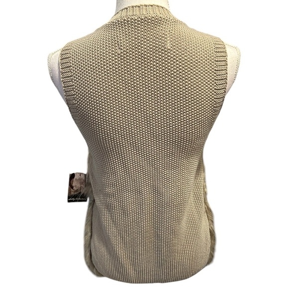 {Sebby Collection} Tan Faux Fur Vest - Picture 2 of 5